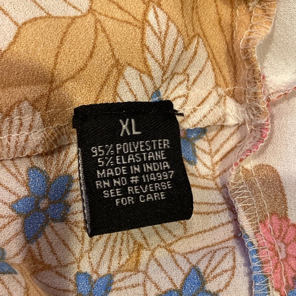 EUC Multicolored Floral 
Dress - Button Front Short Sleeve & pockets, Women’s XL - Picture 10 of 13